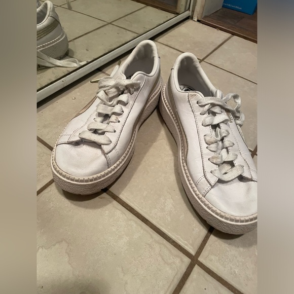 Puma platform sneaker, with gold stripe. - Picture 6 of 6